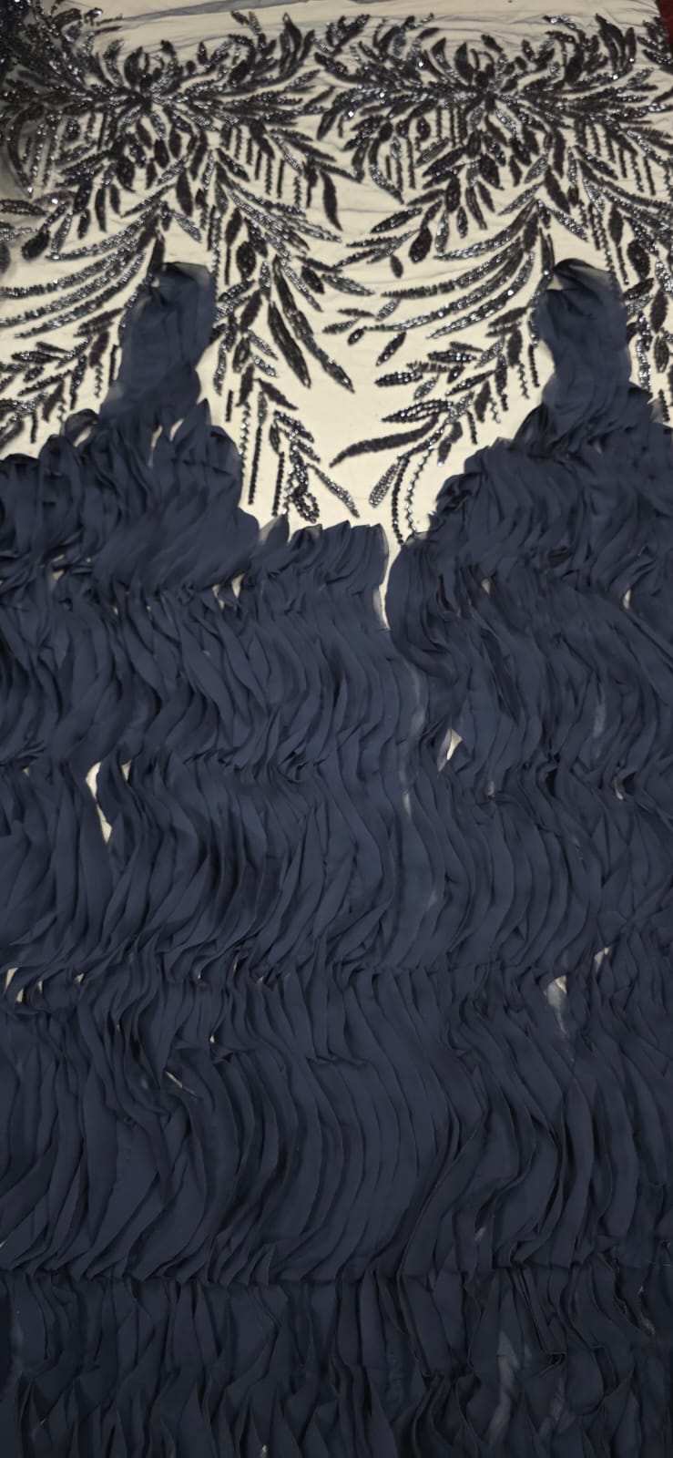 Tule Bordado com Pedrarias 3D Wave em Georgete Azul marinho