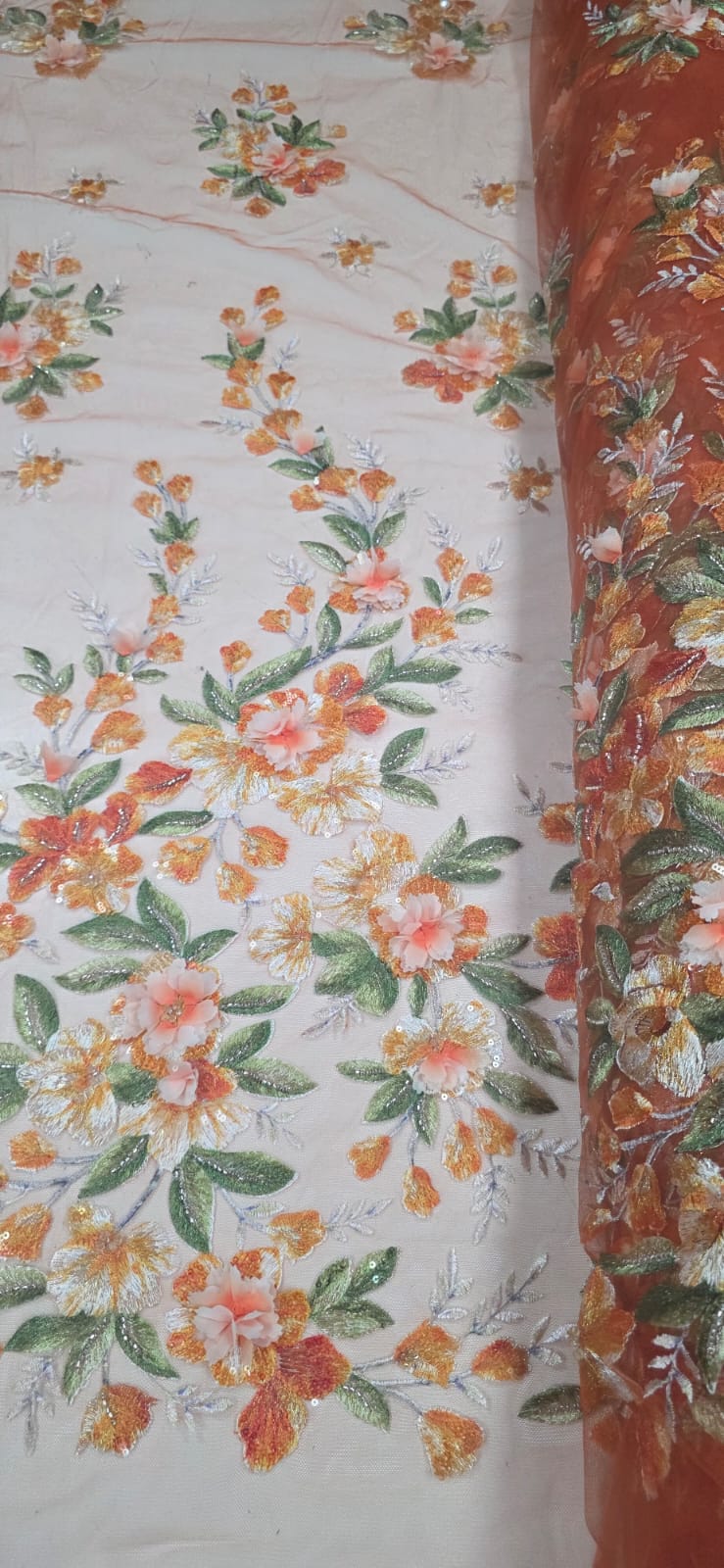 Tule Bordado com Pedrarias e Flores em 3D Jardim Encantado Terracota