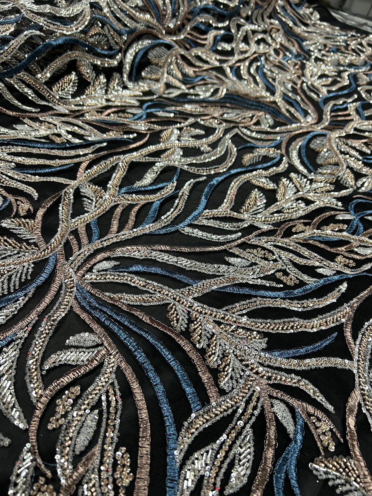 Tule Bordado com Pedrarias Multicolor HS2625