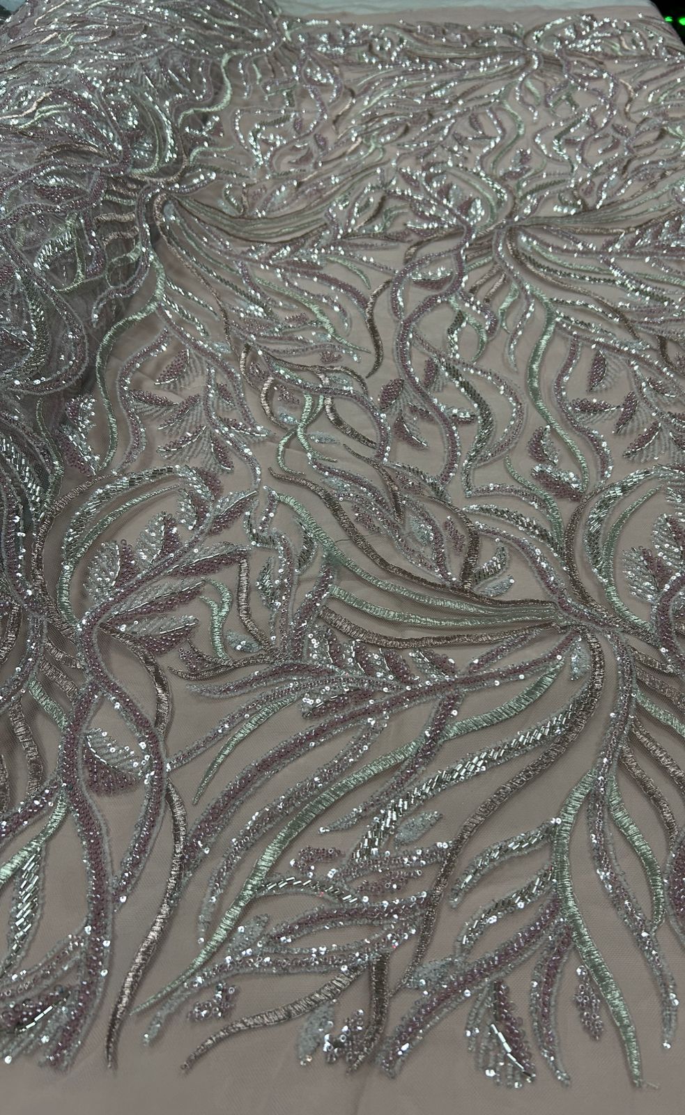 Tule Bordado com Pedrarias Multicolor Rosê HS2625