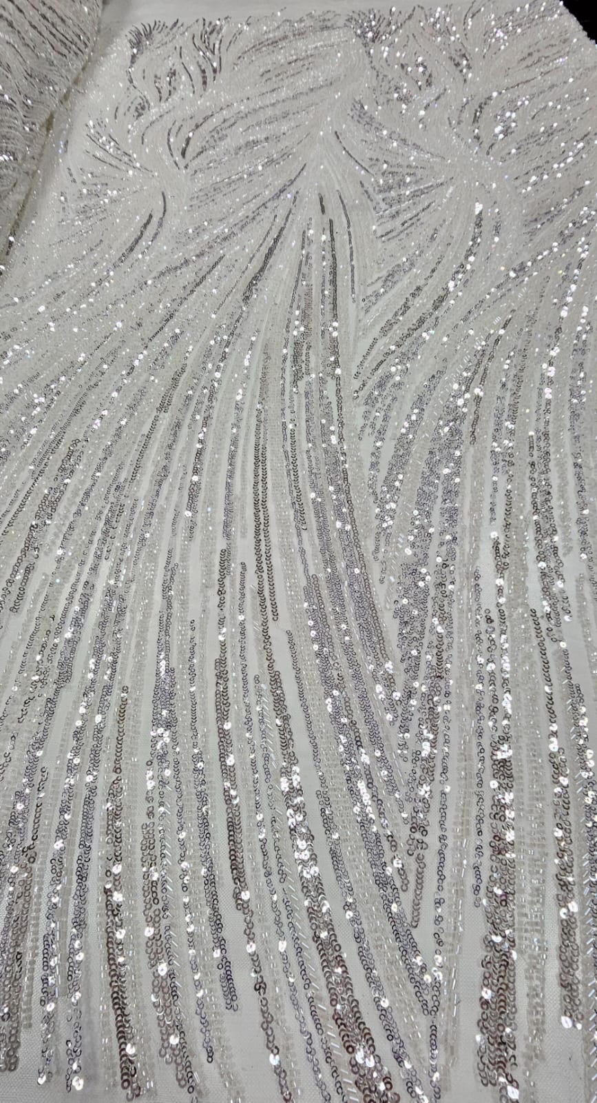 Tule Bordado com Pedrarias Premium Branco com Detalhes em Prata HT97424
