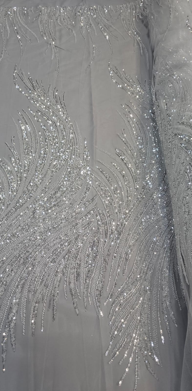 Tule Bordado com Pedrarias Premium Branco com Prata  HT70575  