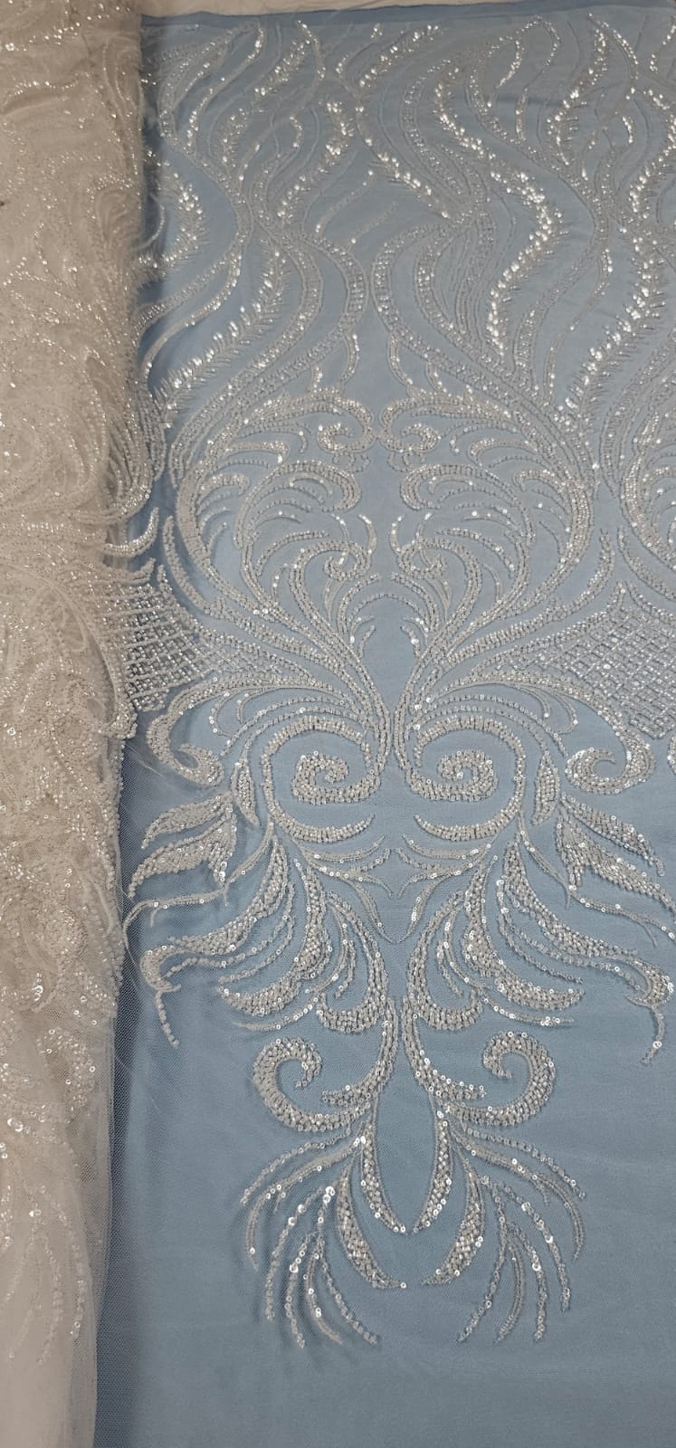 Tule Bordado com Pedrarias Premium Branco Modelo HS1042  