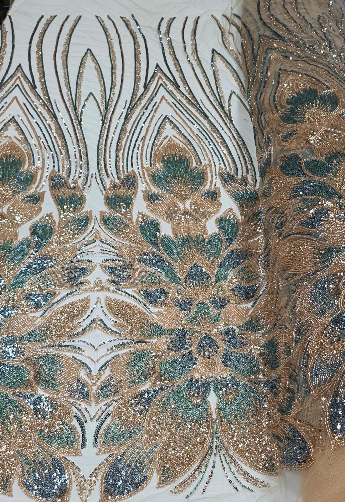 Tule Bordado com Pedrarias Premium Dourado com Verde Cerâmica HT70523