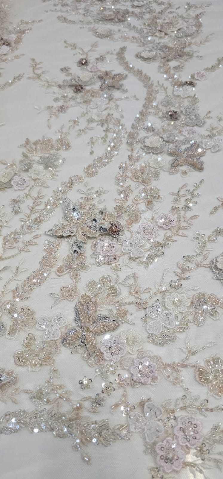 Tule Bordado com Pedrarias  Premium em 3D Areia 820D