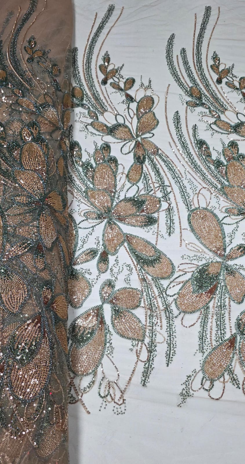 Tule Bordado com Pedrarias Premium Rosê Gold com Verde Cerâmica HT70513