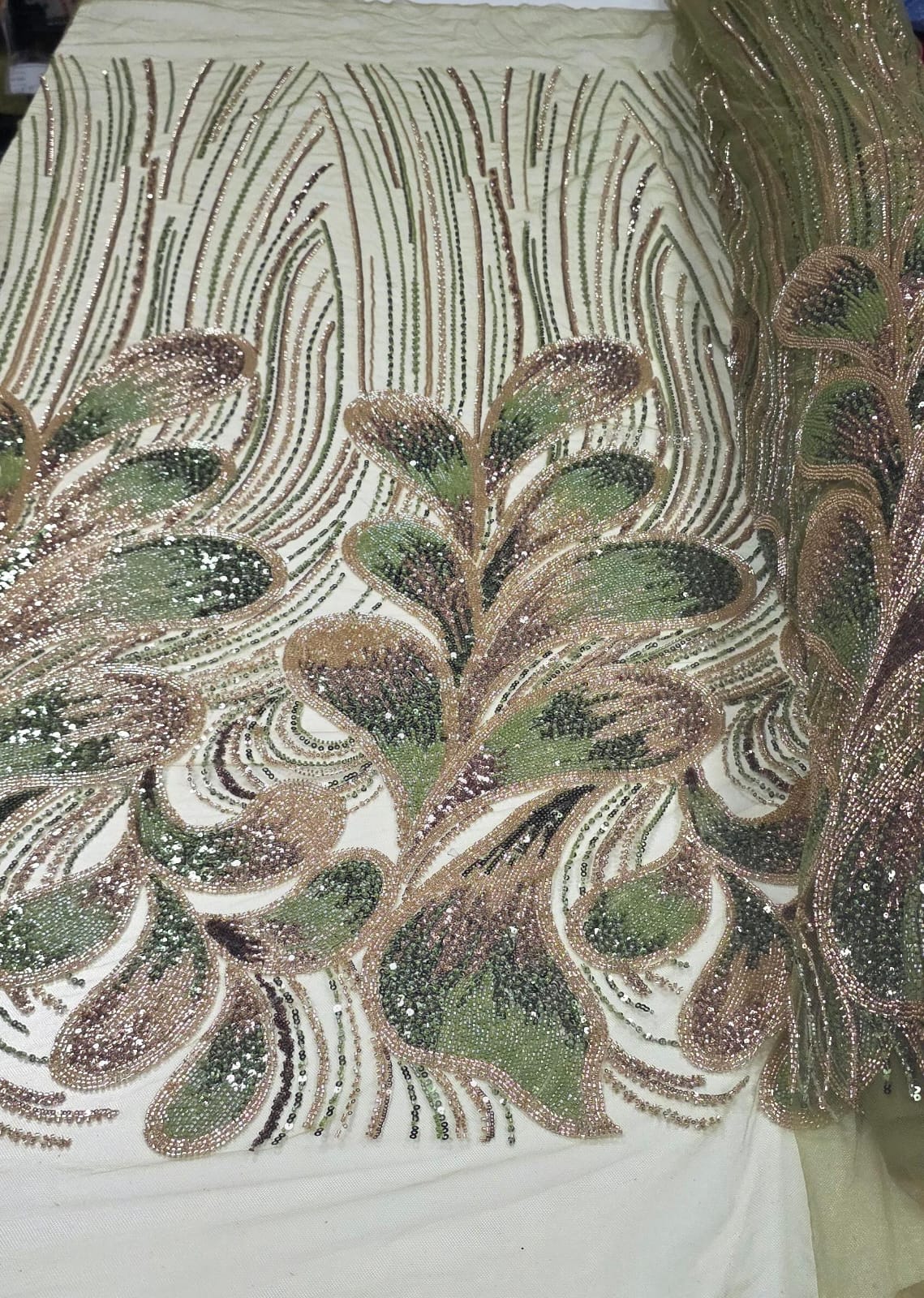 Tule Bordado com Pedrarias Premium Tons de Verde com Rosê Gold HT70519