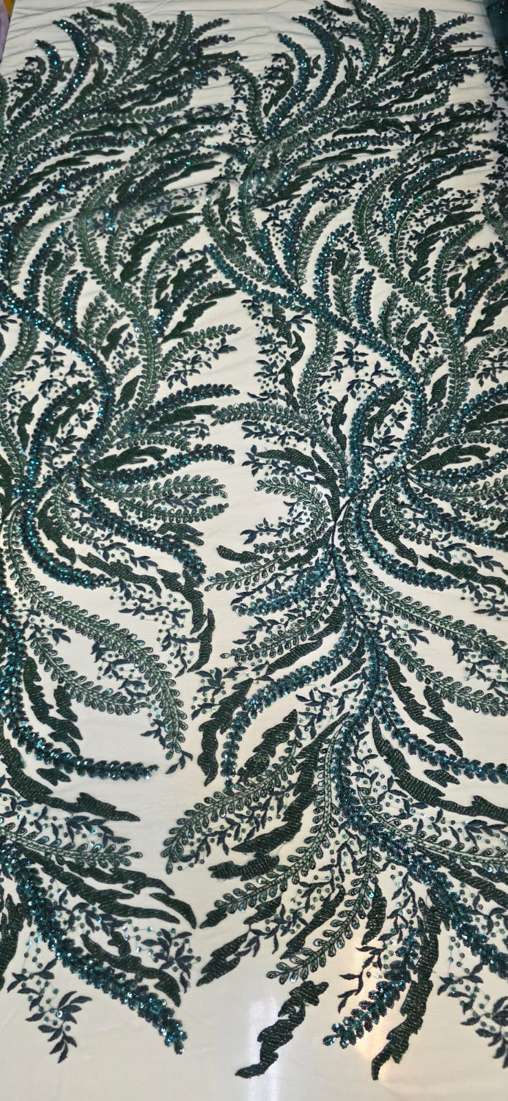 Tule Bordado com Pedrarias Premium Verde Esmeralda HS1549  