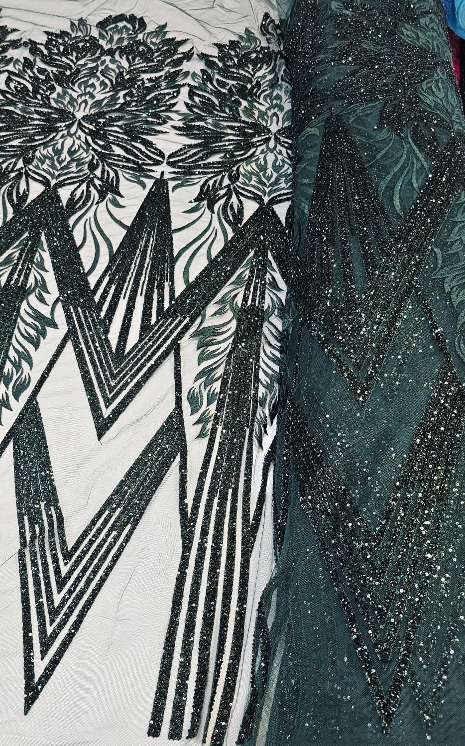 Tule Bordado com Pedrarias Premium Verde Floresta HS3019