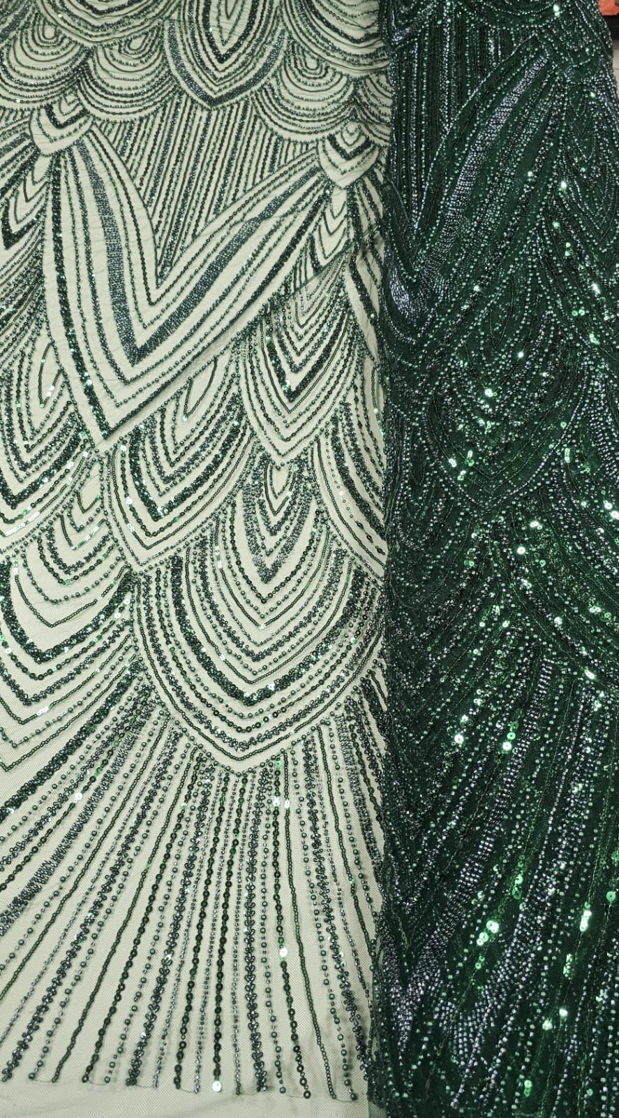 Tule Bordado com Pedrarias Premium Verde Floresta Y1629 