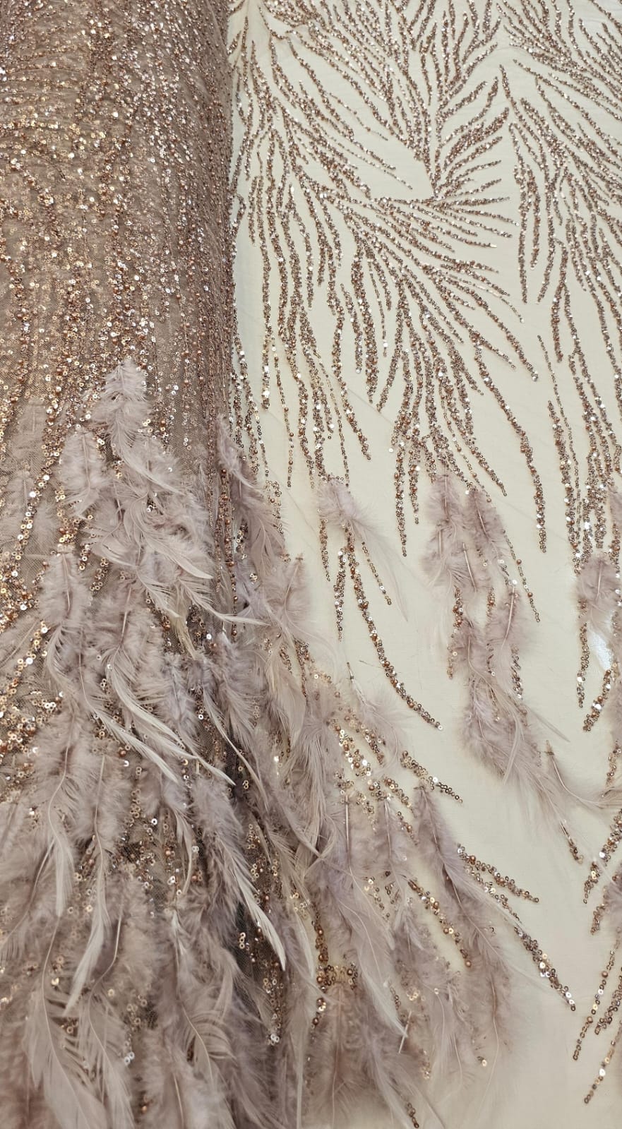 Tule Bordado Premium Com Pedrarias e Plumas Nude