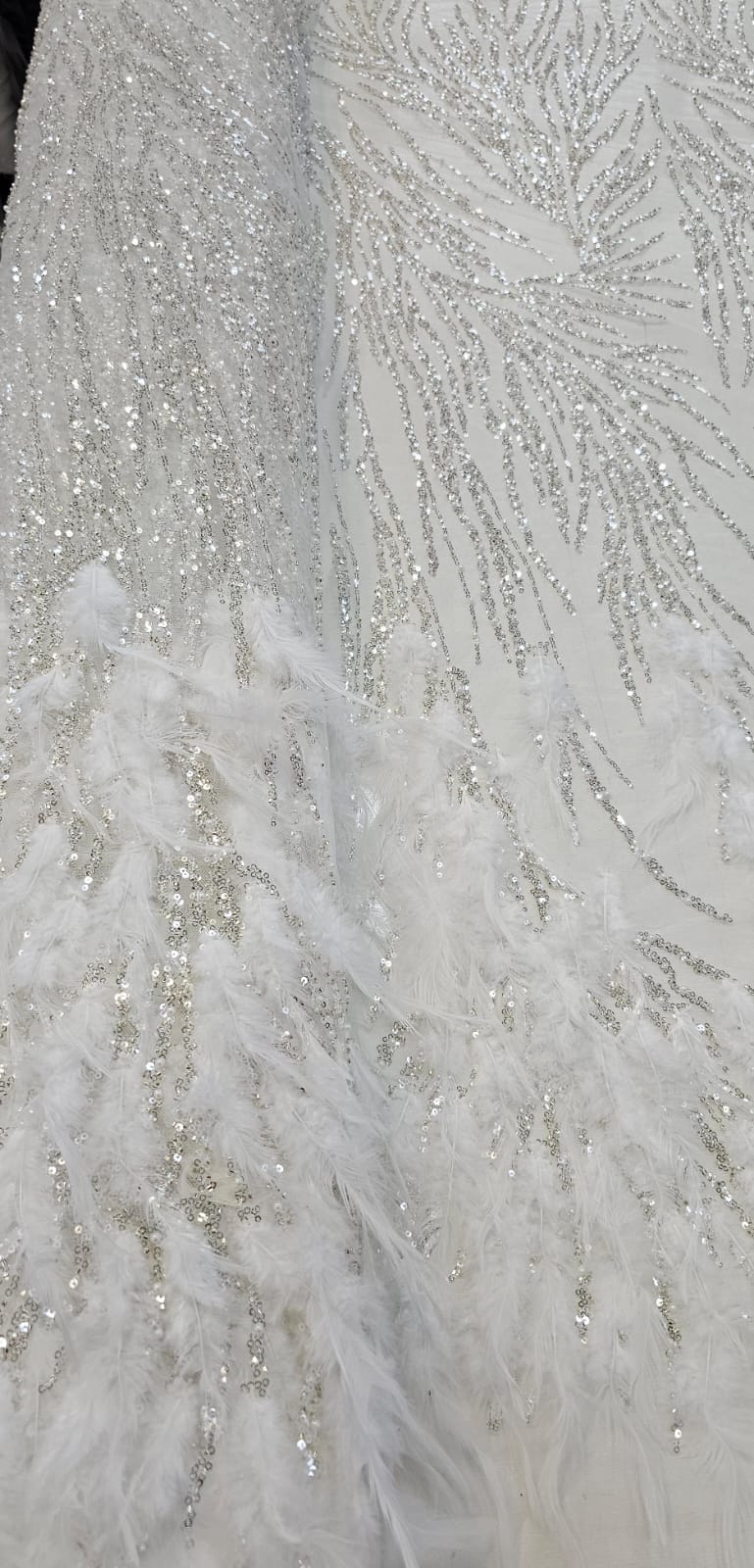 Tule Bordado Premium Com Pedrarias e Plumas Off White