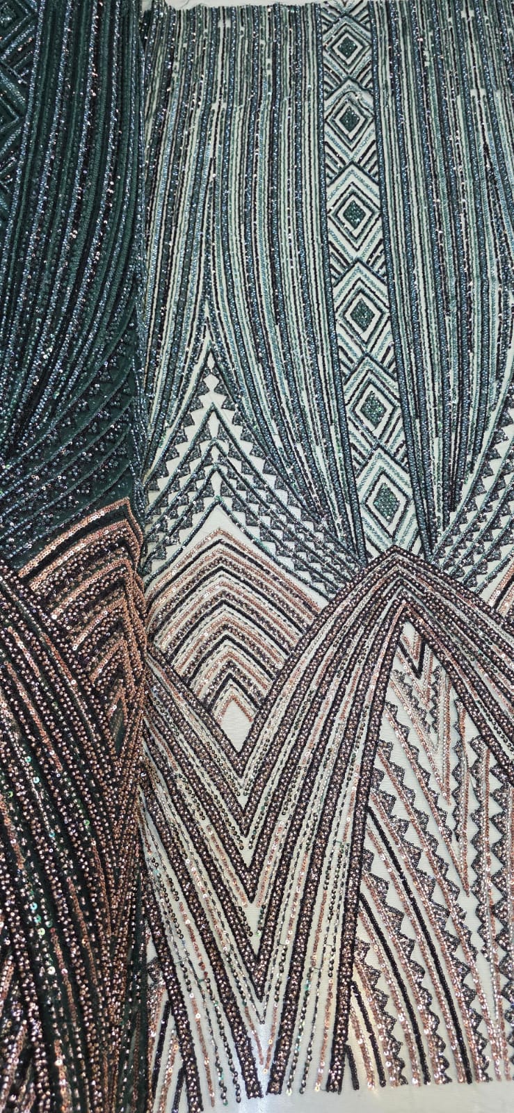 Tule Bordado Premium com Pedrarias Verde Floresta Multicolor HS4300