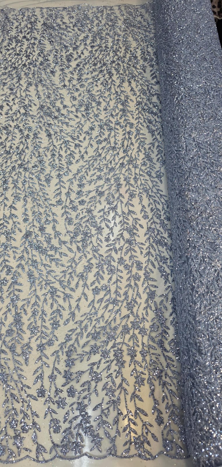 Tule com Glitter Ramos em Alto Relevo Azul Serenity