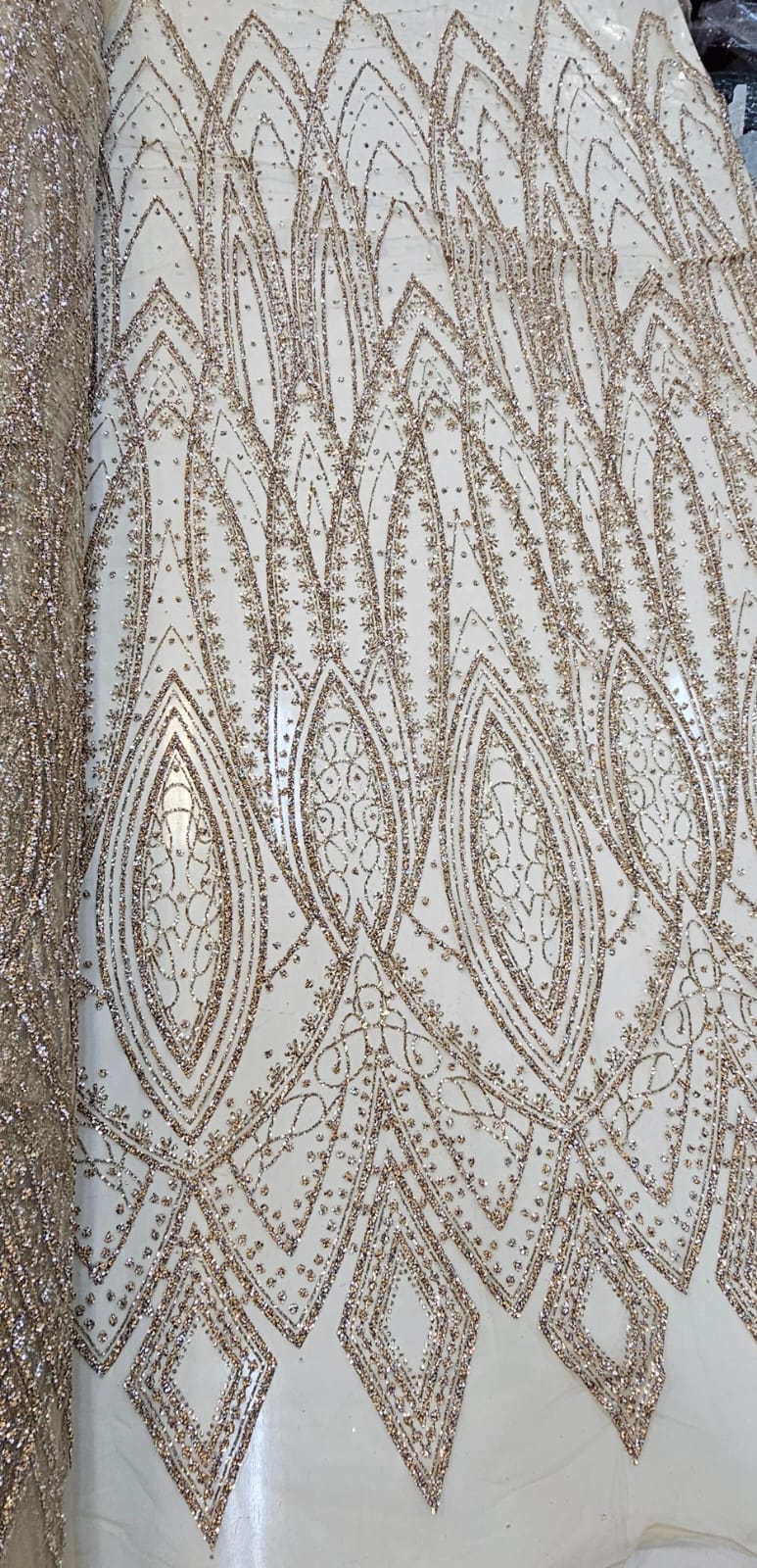 Tule Diamond Arabescos Dourado Modelo 12752