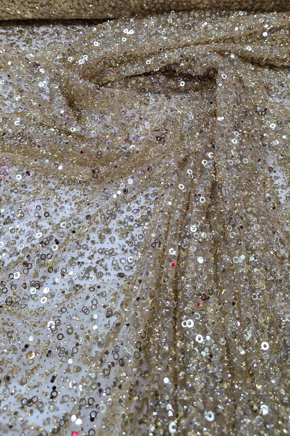 Tule Diamond com Paetê Dourado