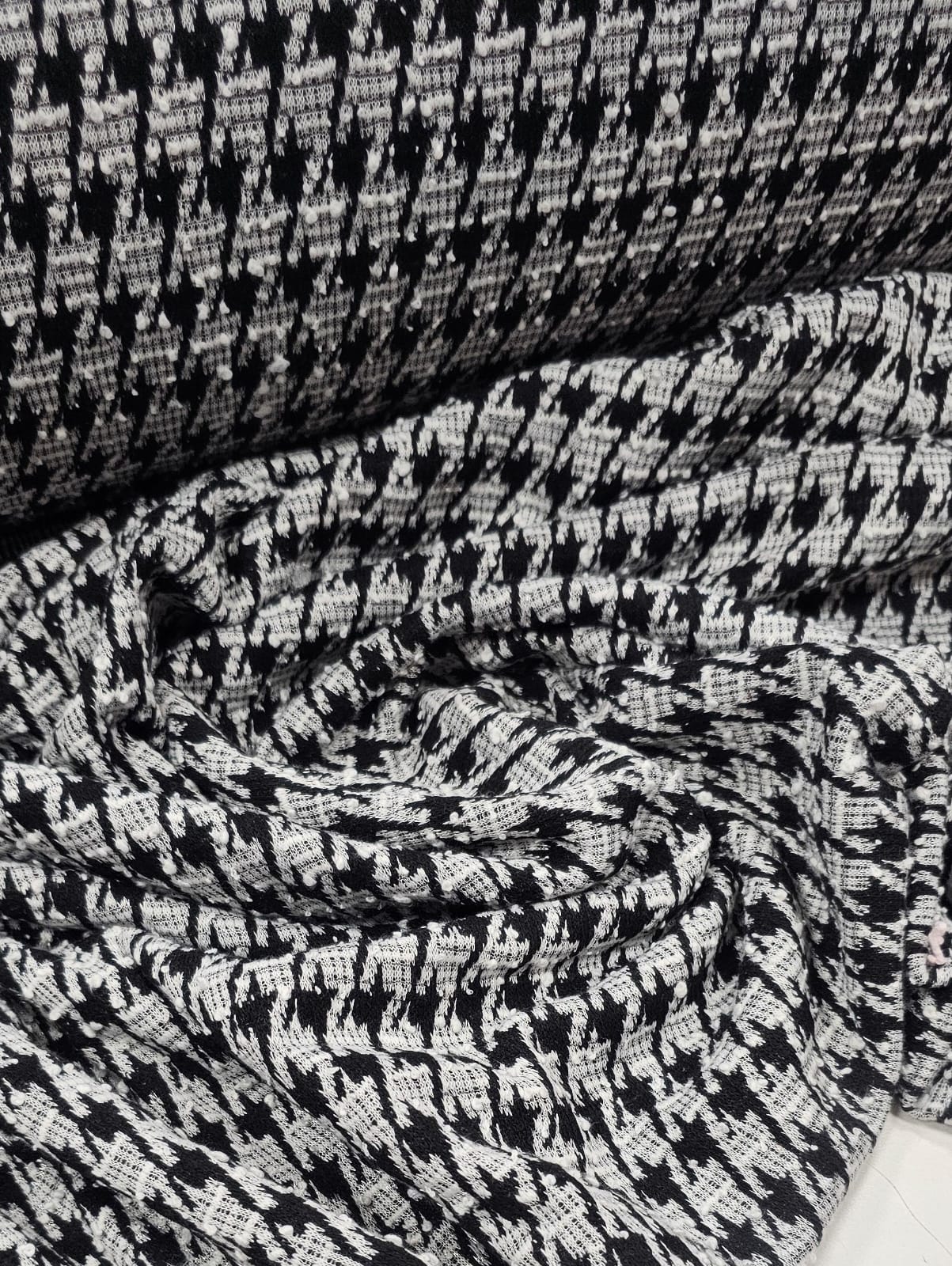 Malha Tweed Pied Poulle Preto