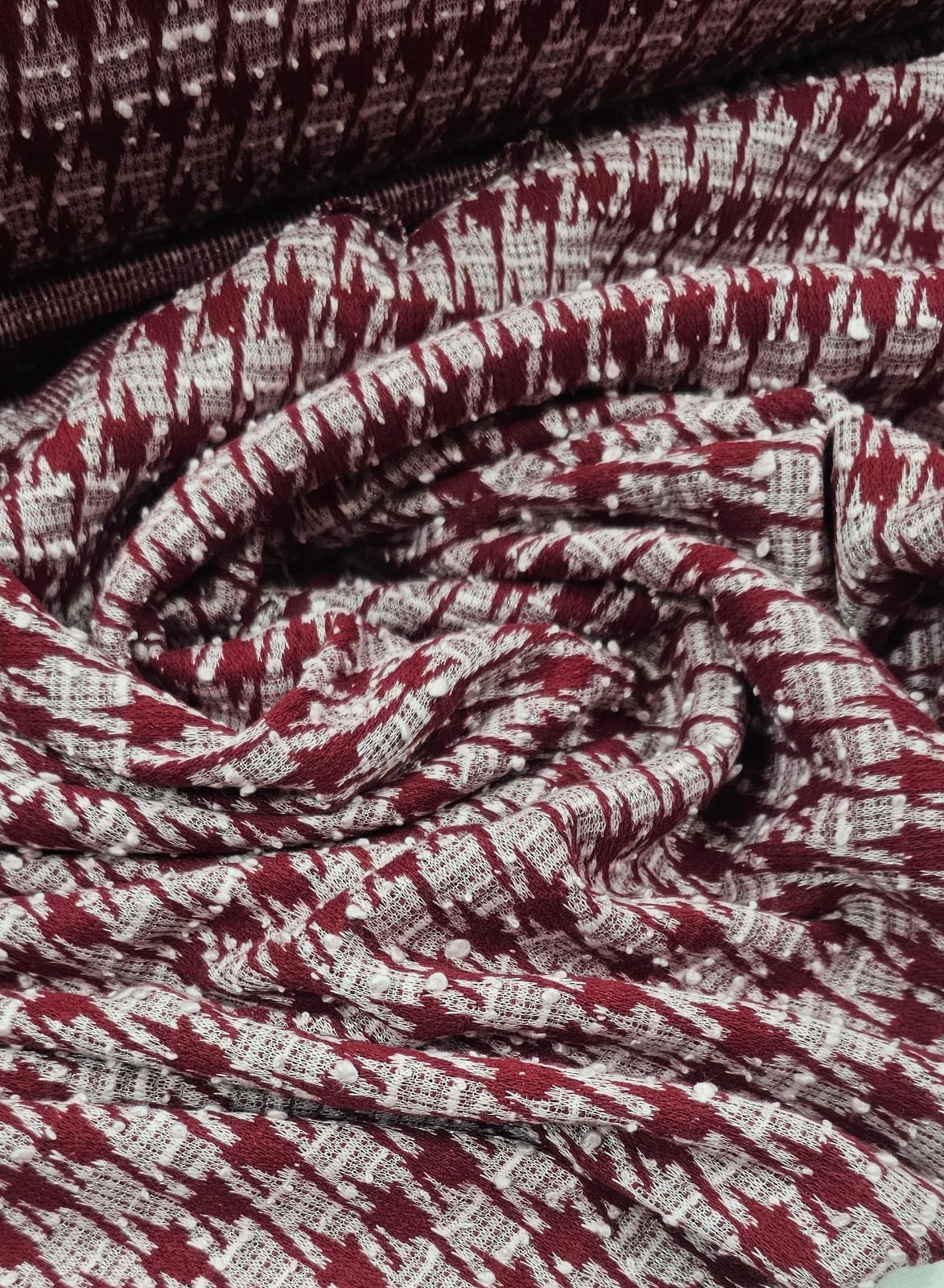 Malha Tweed Pied Poulle Vermelho