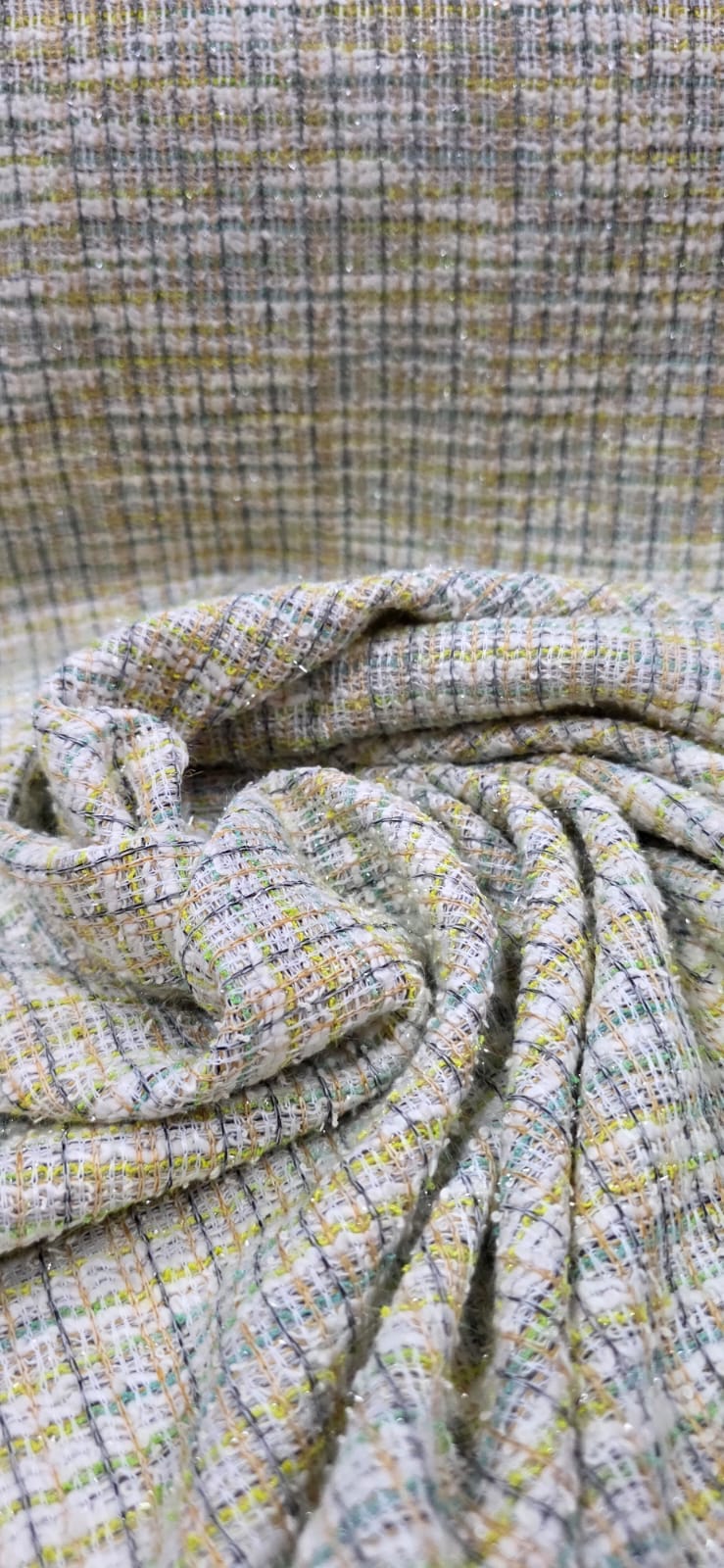 Tweed de Malha com Fio Metálico Multicolor Tons de Verde