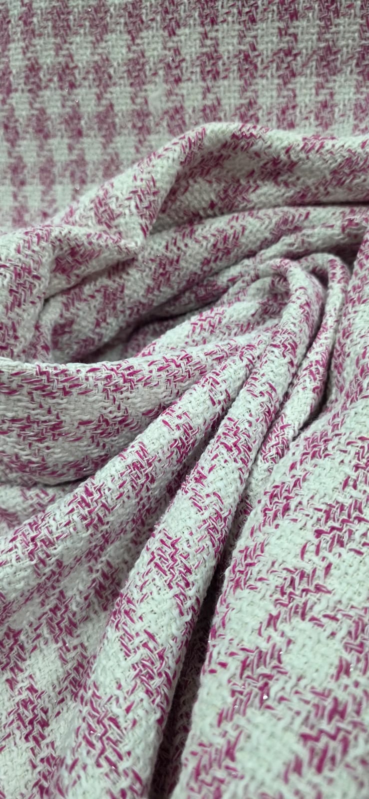 Tweed Pesado com Fio Metálico Pied Poule Rosa