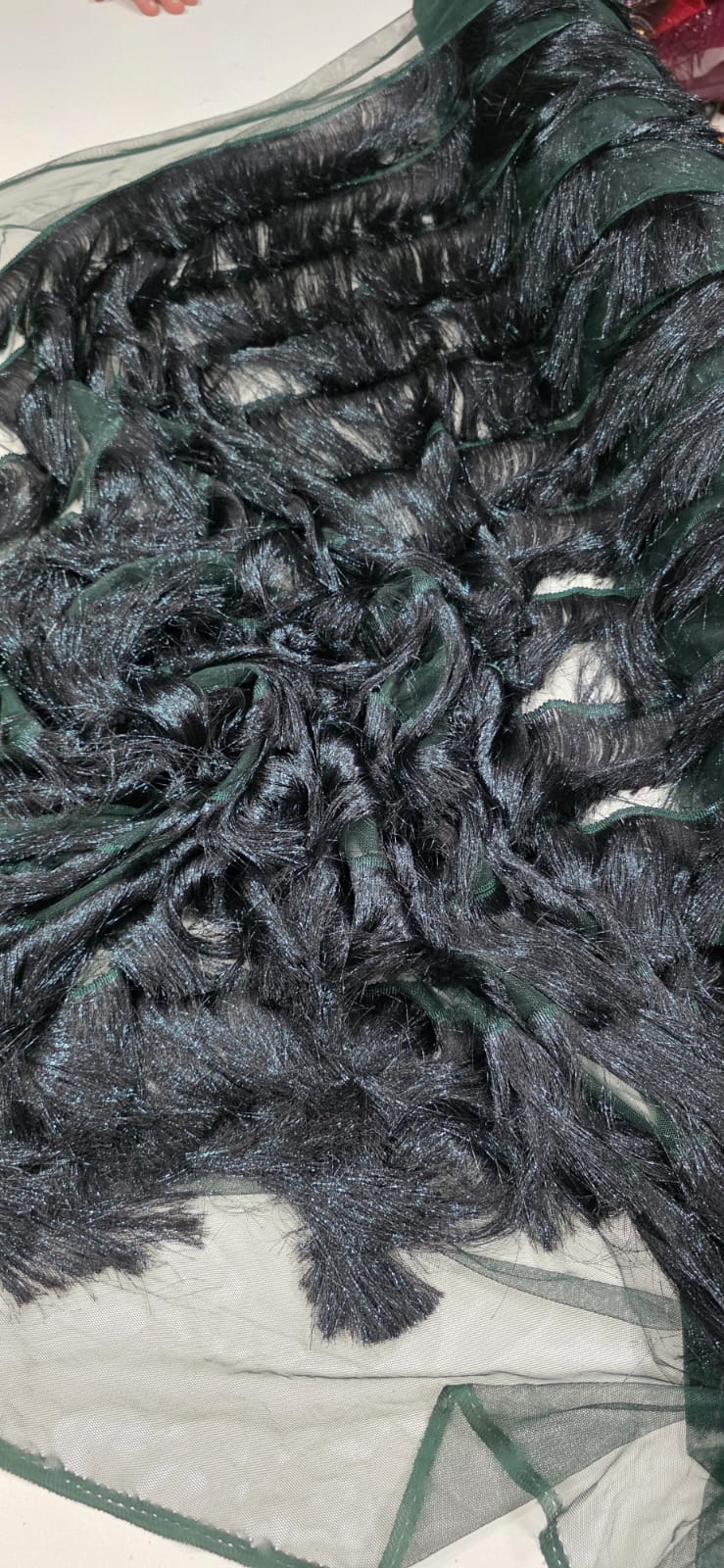 Tule com Franjas Metálicas Verde