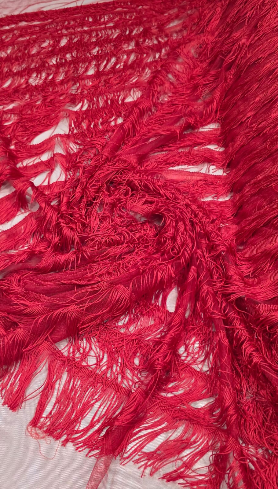 Tule com Franjas Vermelho