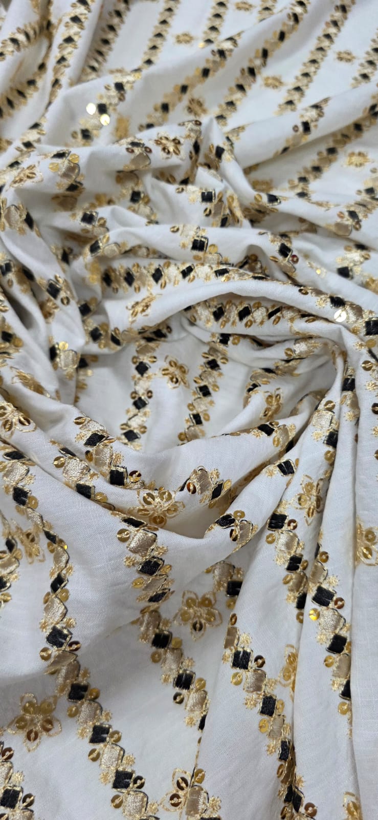 Viscolinho Premium Indiano Bordado Preto com Dourado