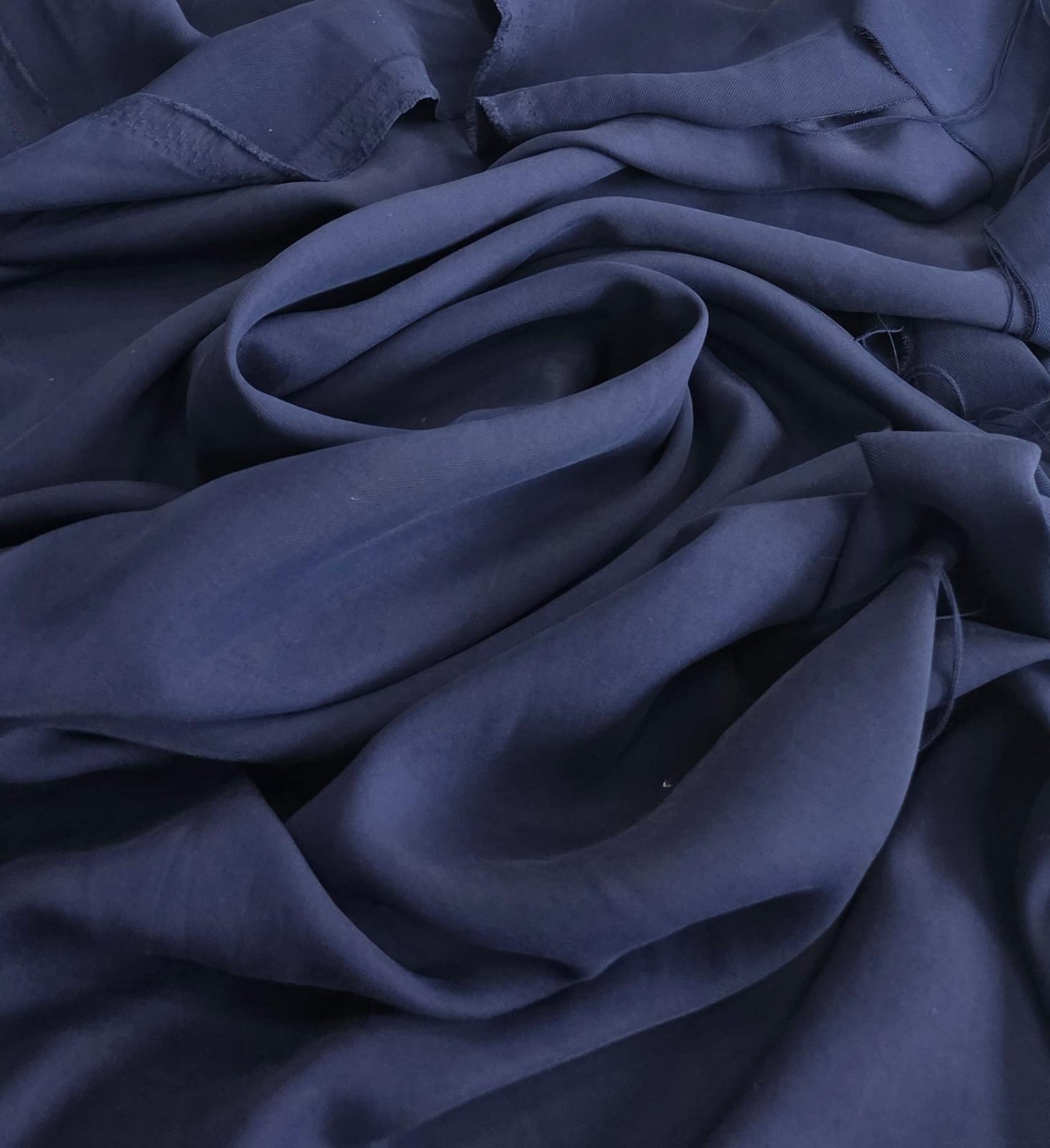 Viscose acetinada Coreana azul marinho - Comprimento 2 m x Largura 1,50 m