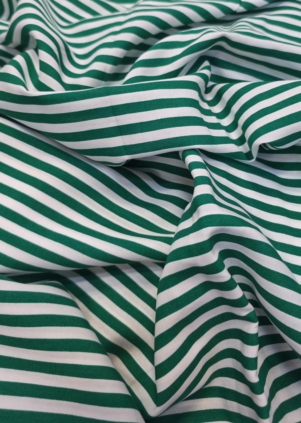 Viscose listrada verde e brsnco - Comprimento 3,60 m x Largura 1,50 m  