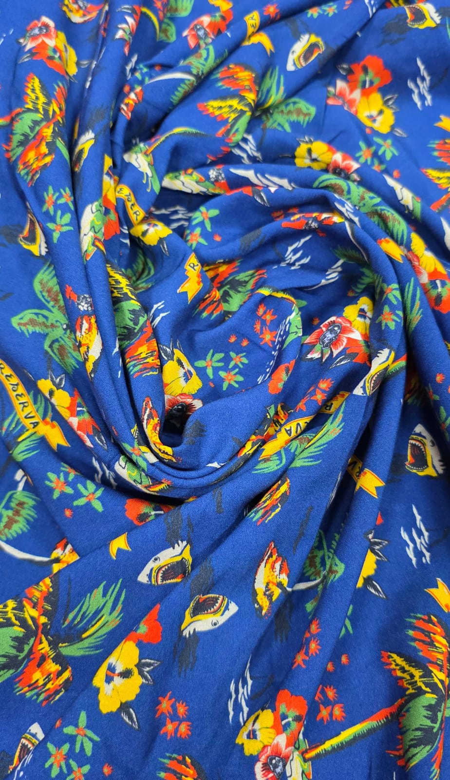 Viscose Premium Reserva Ilhas Fundo Azul